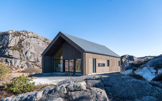 Ny hytte til sommeren? Flott hytte under oppføring i Holmane hyttefelt